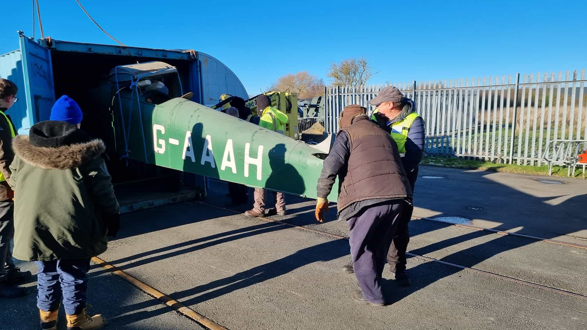 Replica DH Moth arriving at NELSAM